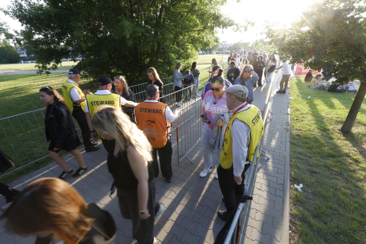Koncert Justina Timberlake'a w Warszawie - fani pod PGE Narodowym