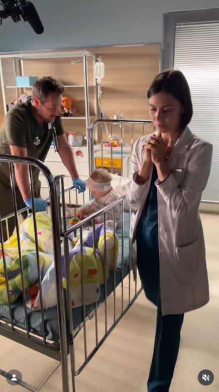 Na dobre i na złe nowy sezon na planie. Nina (Rita Sobocińska), Blanka (Pola Gonciarz), Aleś (Paweł Małaszyński)