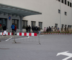 Ogromne kolejki do testów na koronawirusa w Krakowie