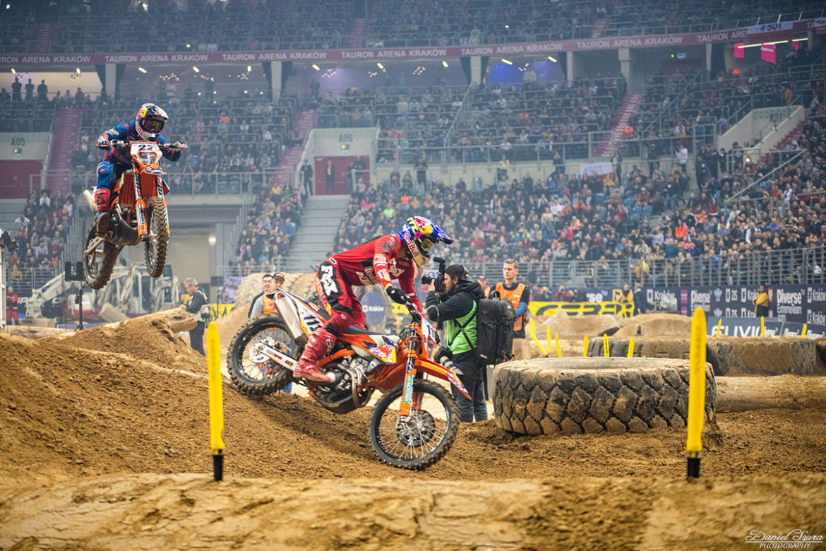 SuperEnduro w Krakowie! Duże prędkości, terenowe motocykle i skoki w powietrzu!