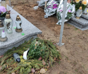 Zakatowana Zuzia jest już wśród aniołków. Widok maleńkiej urny łamie serce