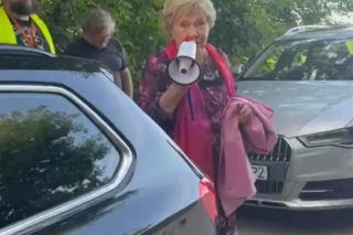 M jak miłość. Teresa Lipowska obchodzi 89. urodziny na planie serialu