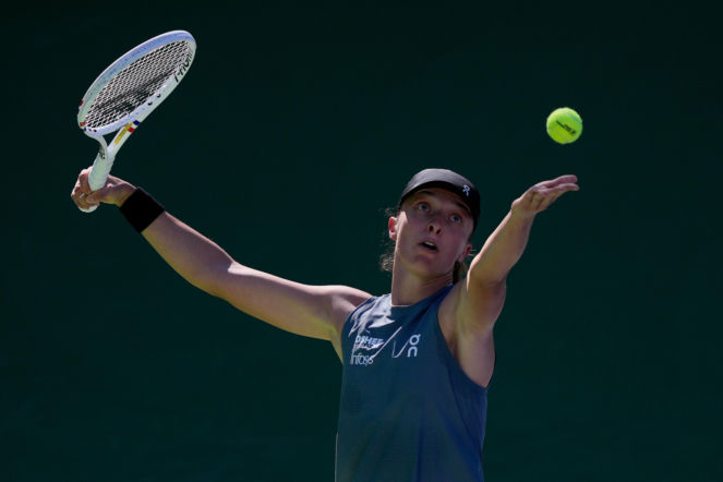 WTA Stuttgart PREMIE: Ile zarobiła Iga Świątek? Walczy o nagrody pieniężne i porsche!