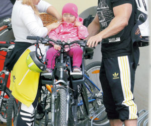 Alikia mówi już mama i tata
