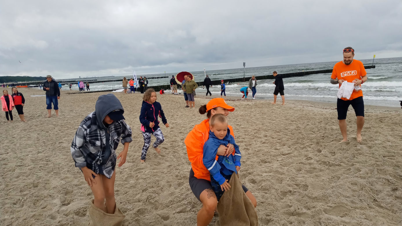 Ekipa Eska Summer City odwiedziła Kołobrzegi i wzięła udział w zawodach w poławianiu i przesiewaniu bursztynu