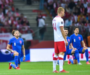 Angielscy piłkarze klękali na Stadionie Narodowym