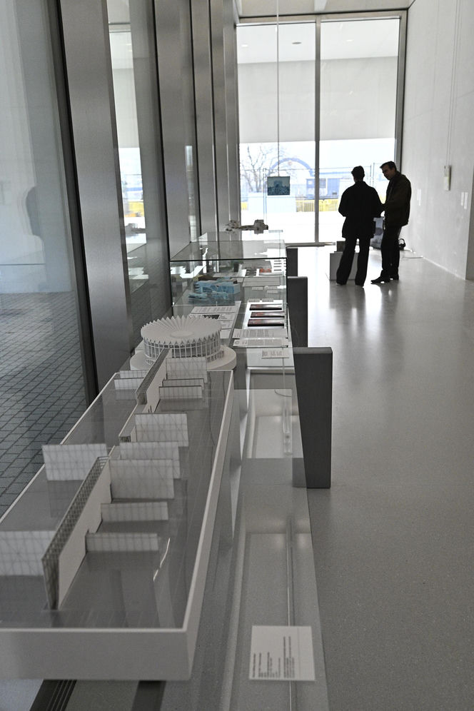 Wanny, buty i manekiny za 851 tys. zł? Ale sztuka! „To jedna z najbardziej wpływowych artystek na świecie”