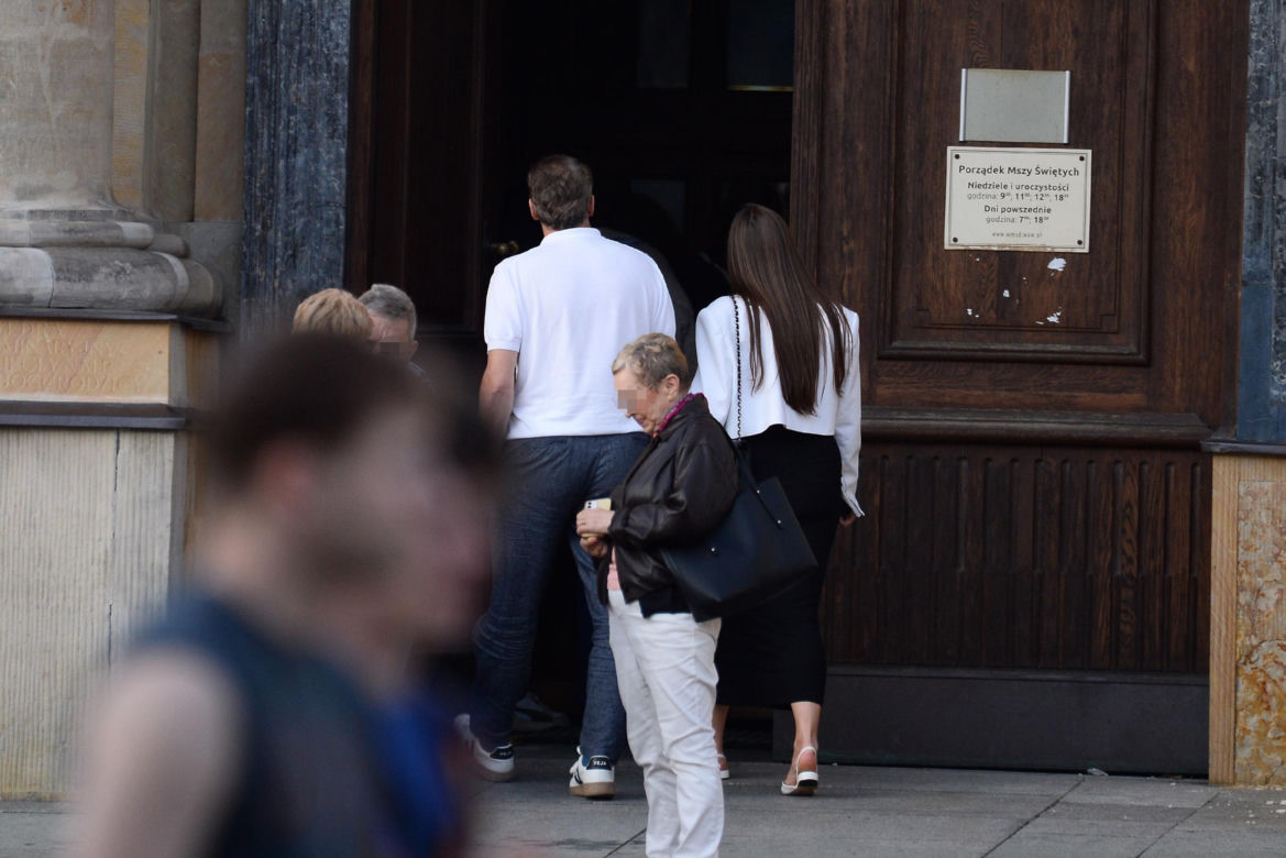 Dziecko Deląga zaraz wyskoczy z brzuszka
