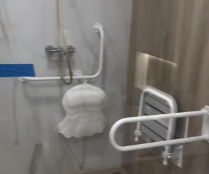 Doda urządziła rodzicom pokój na starość