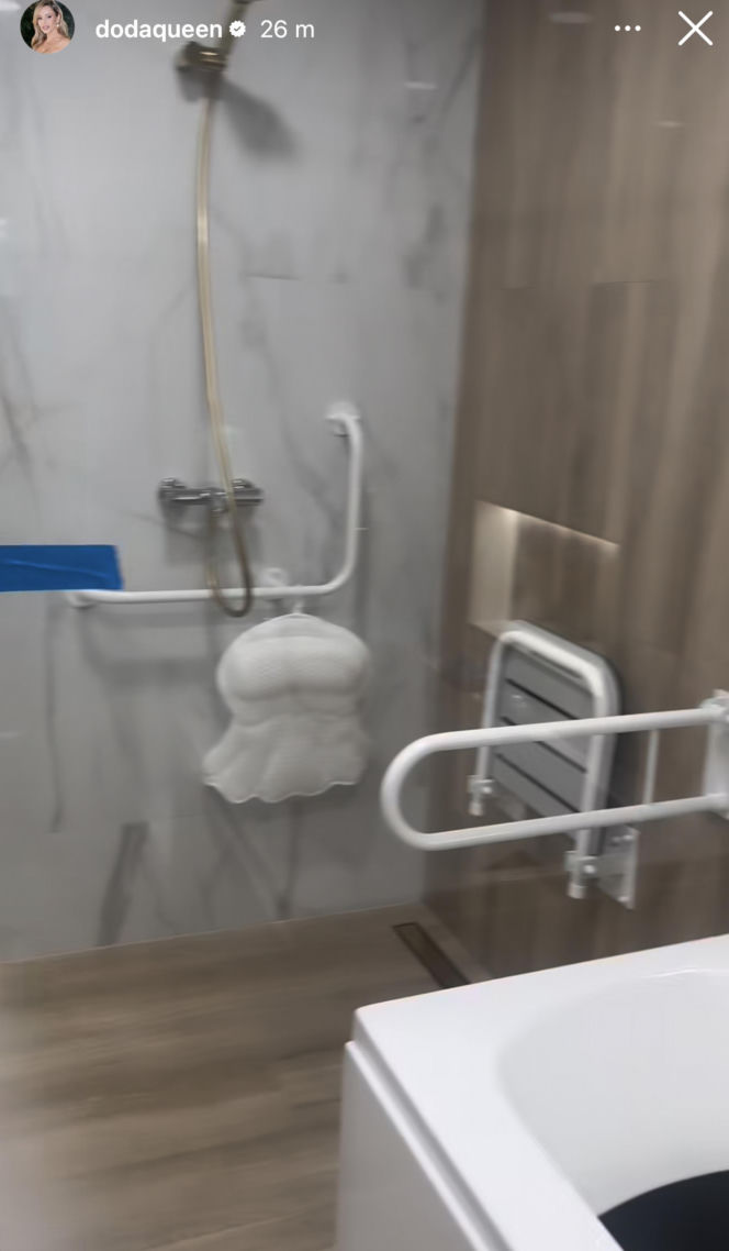 Doda urządziła rodzicom pokój na starość