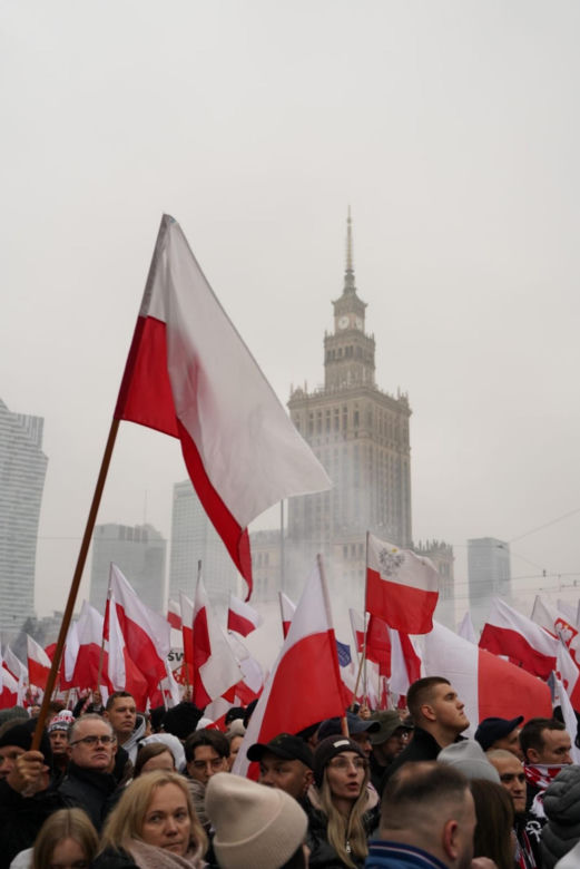 Marsz Niepodległości 2025 na żywo. Relacja z Warszawy. "Chcę zobaczyć Polskę samodzielną i niezakompleksioną"