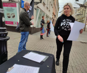 Fundacja VIVA protestuje w Lesznie