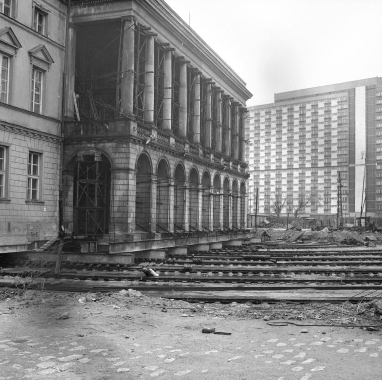 Przesunięcie Pałacu Lubomirskich