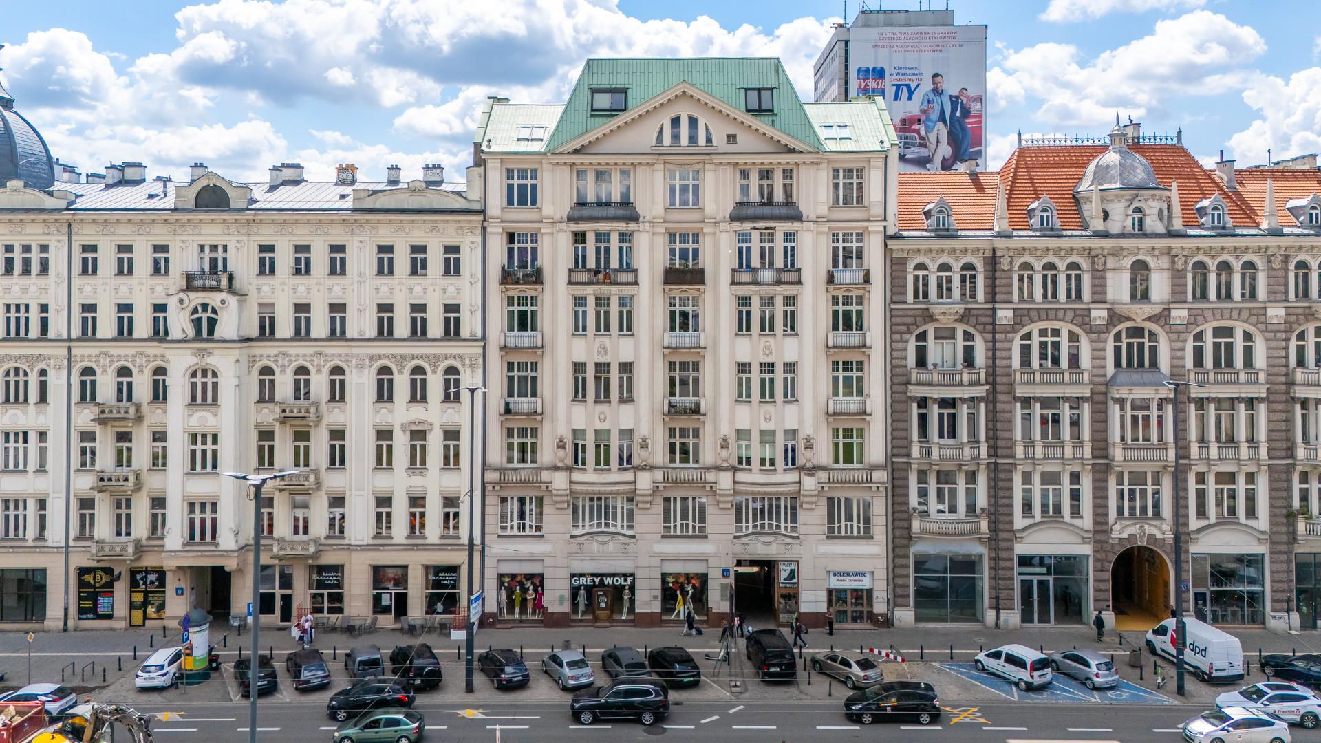 Południowa pierzeja Alej Jerozolimskich w centrum Warszawy