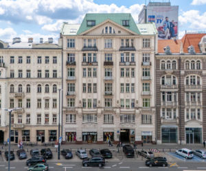 Południowa pierzeja Alej Jerozolimskich w centrum Warszawy