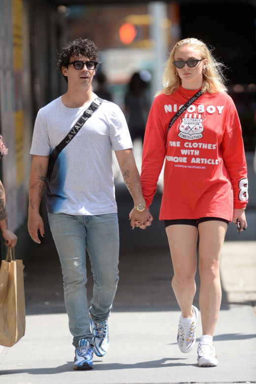 Joe Jonas i jego dwie miłości: Sophie Turner i... hulajnoga