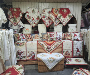 Jarmark Bożonarodzeniowy na Rynku Głównym w Krakowie 2025. Oferta wystawców