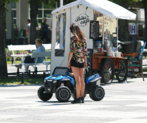 Marta Kaczyńska robi Brum brum