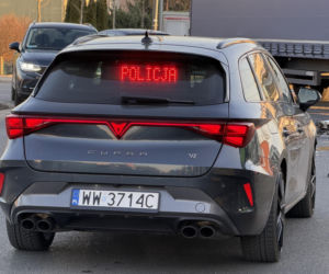 Zderzenie ciężarówki z tramwajem i potrącenie na torowisku; utrudnienia w kursowaniu tramwajów