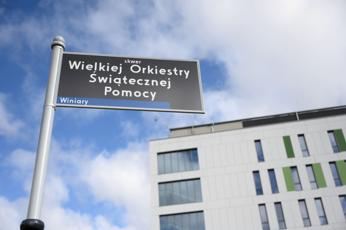 Poznań/ Otwarto Skwer Wielkiej Orkiestry Świątecznej Pomocy przy nowym szpitalu pediatrycznym