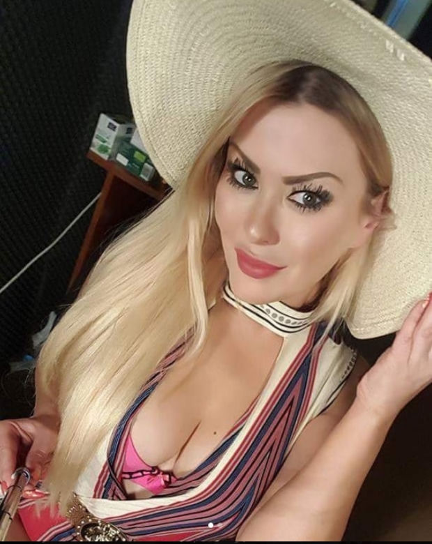 Cayra. Ma dość mylenia ją z żoną Sławomira