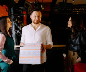 Na Wspólnej, odcinek 3278, Marta (Joanna Jabłczyńska), Halicki (Adam Szczyszczaj), Celina Jantar (Joanna Sydor)
