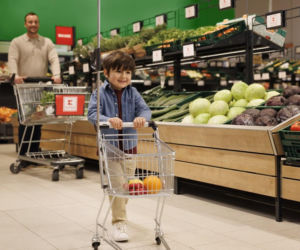 Daleko do pięciu porcji dziennie. Badanie pokazuje, jak Polacy naprawdę jedzą warzywa i owoce