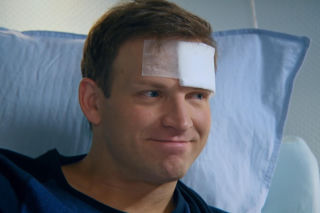 Barwy szczęścia, odcinek 3316: Uwolniony Łukasz wydobrzeje w szpitalu! Jego koszmar z więzieniem przez wariatkę Agnieszkę wreszcie się skończy