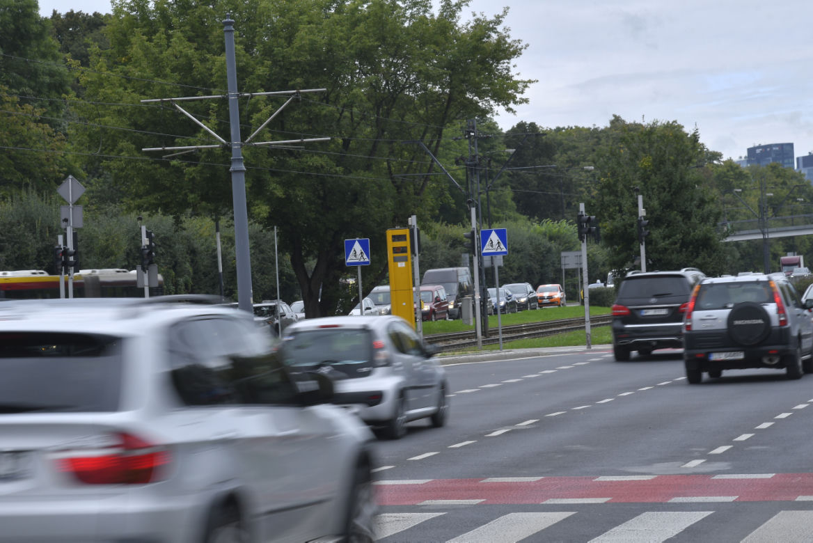 To tutaj policja złapała Beatę K.: między monopolowym a szkołą nauki jazdy w Warszawie