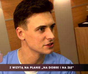 Pytanie na śniadanie. Mateusz Damięcki na planie Na dobre i na złe