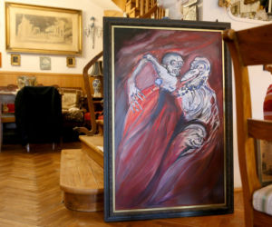 Wiemy, u kogo teraz mieszka Jarosław Kaczyński! W takich warunkach spędza czas. Mamy ZDJĘCIA!