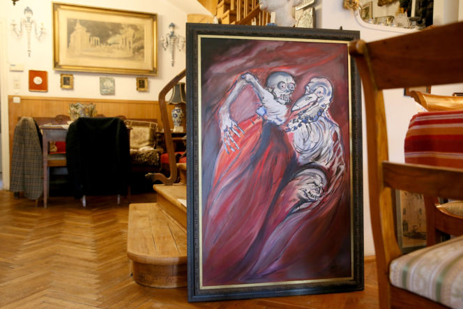 Wiemy, u kogo teraz mieszka Jarosław Kaczyński! W takich warunkach spędza czas. Mamy ZDJĘCIA!