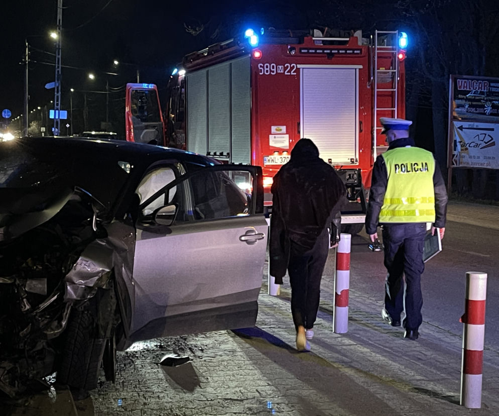 Huknął w ogrodzenie i zbiegł. W aucie była ciężarna kobieta