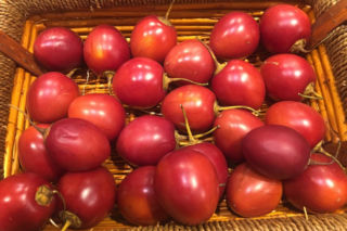 Ten egzotyczny owoc przywędrował z Ameryki Południowej. Wspiera odporność, a do tego ma niski indeks glikemiczny