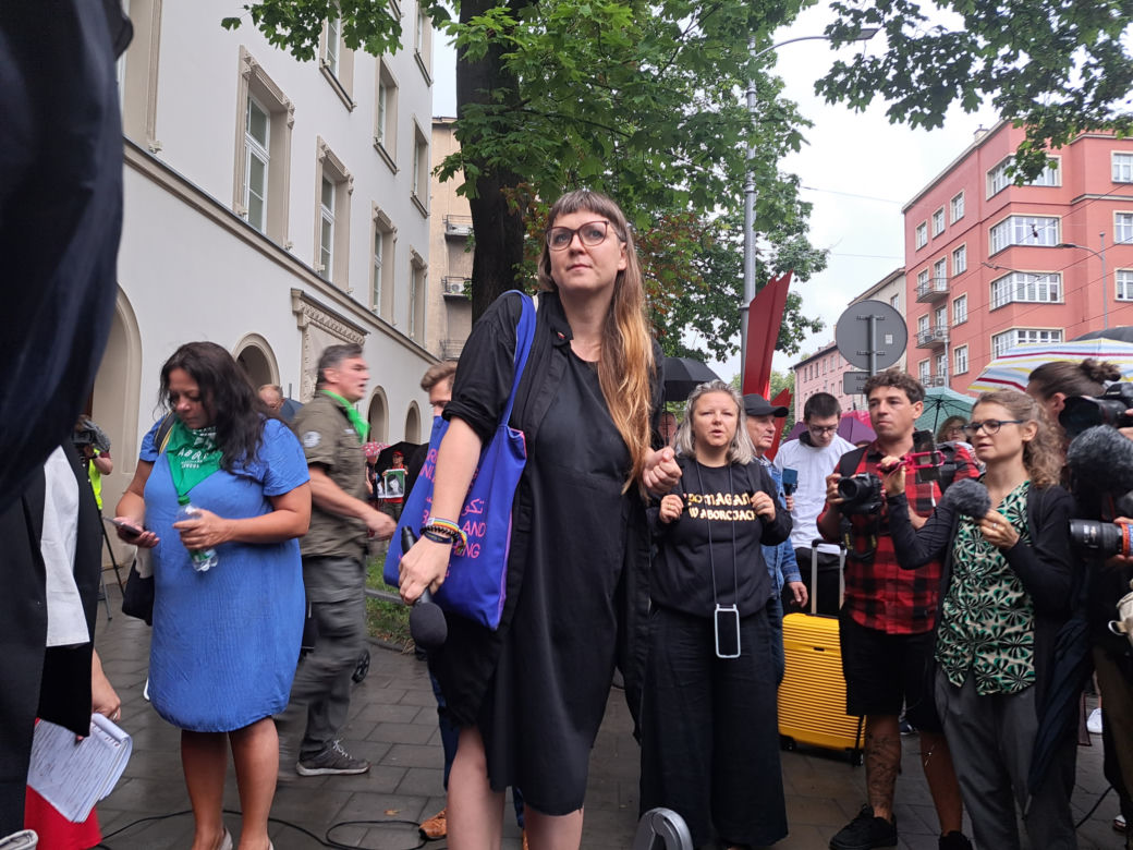 "Nigdy nie będziesz szła sama. Solidarnie z Joanna". Protest w Krakowie