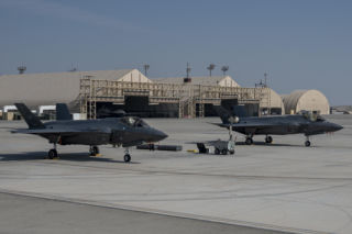 Iran symuluje atak na replikę amerykańskiej bazy wojskowej. Pokaz siły czy ostrzeżenie?