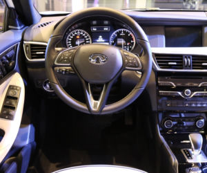 Infiniti Q30