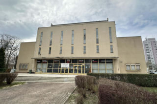 Ostrów. Komu budynek dawnego kina? KOMEDA znowu wystawiona na sprzedaż