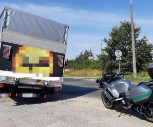 Jechał przechylony i przeładowany 