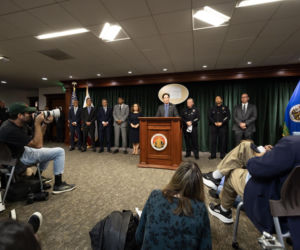 Rozpieszczony syn zamordował legendę Hollywood i swoją matkę. 18 razy był na odwyku, ludzie się go bali