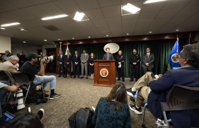 Rozpieszczony syn zamordował legendę Hollywood i swoją matkę. 18 razy był na odwyku, ludzie się go bali