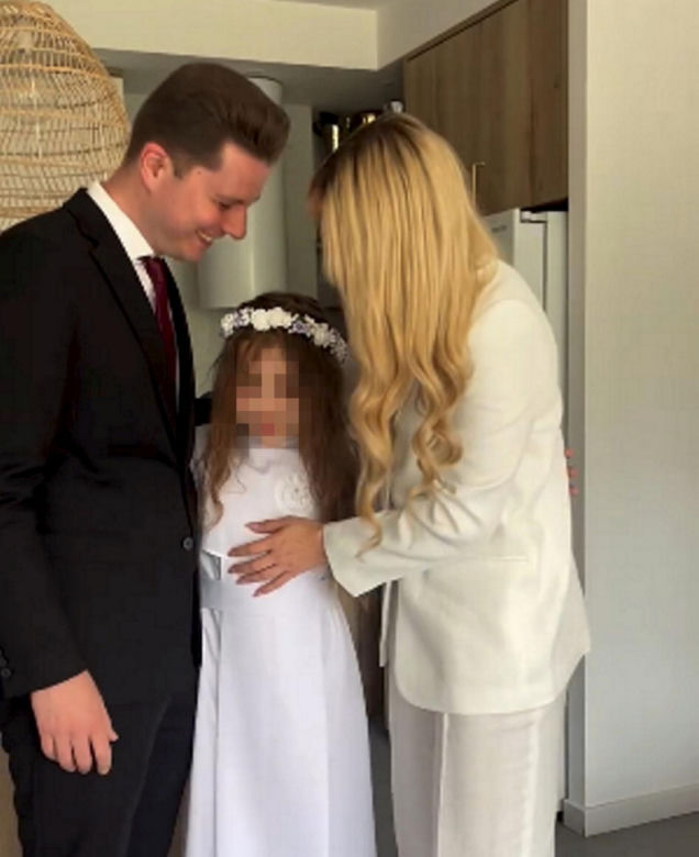 Pierwsza Komunia Święta córki Schreiberów. Marianna w towarzystwie nowego partnera