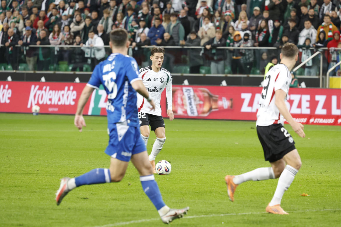 Legia Warszawa - Lech Poznań: Zdjęcia kibiców z klasyku i 13. kolejki PKO BP Ekstraklasy