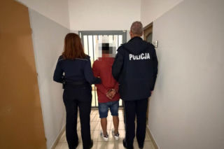 Krwawy atak tasakiem w Wólce Kosowskiej! Dwóch mężczyzn trafiło do szpitala