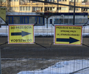 Tramwaj wzdłuż ul. Rakowieckiej w Warszawie w styczniu 2026