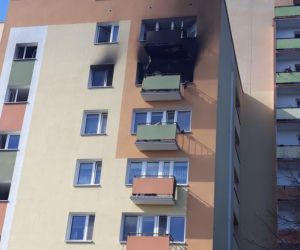 Pożar mieszkania na ul. Monte Cassino w bydgoskim Fordonie! Konieczna była ewakuacja mieszkańców! [AKTUALIZACJA, ZDJĘCIA]