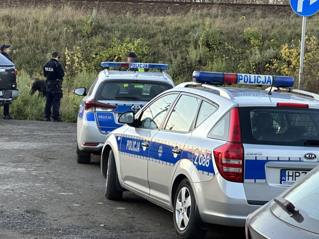 Kolejna tragedia na torach w Warszawie. Pociąg rozjechał człowieka we Włochach. Potężne utrudnienia 