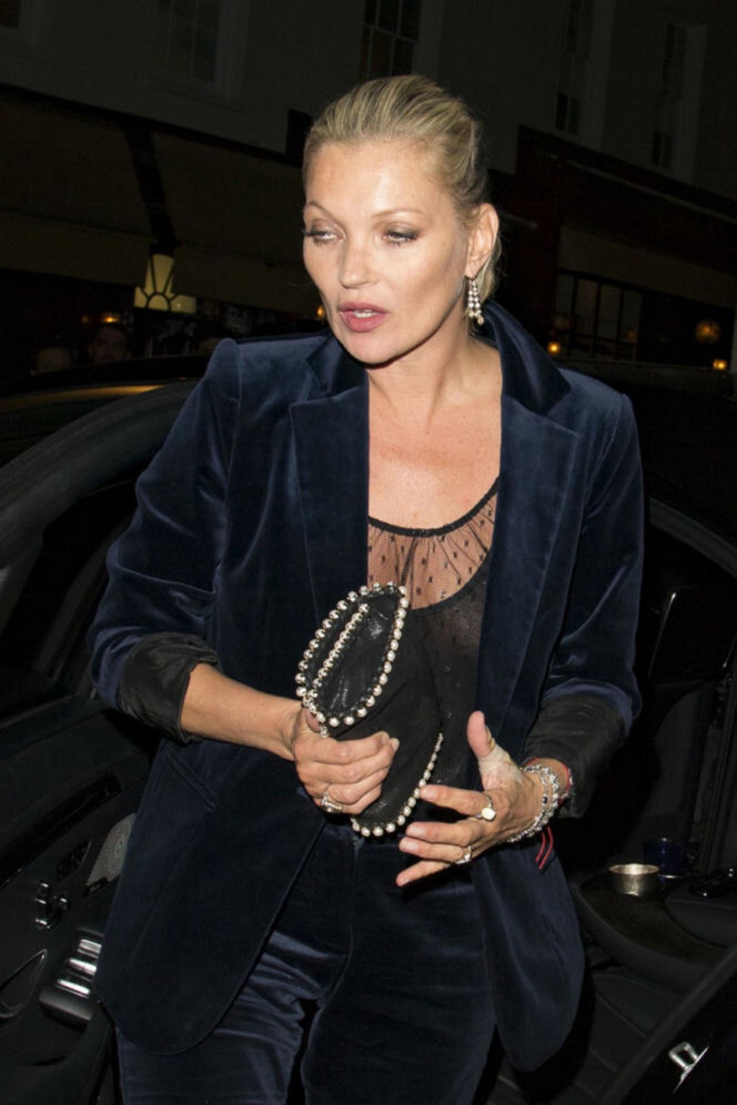Zamieniła imprezy na jasełka! Kate Moss wzorową parafianką