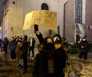 Protest przeciwko kardynałowi Stanisławowi Dziwiszowi w Krakowie