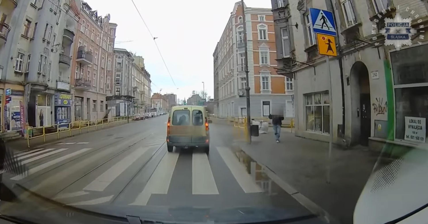 Niebezpieczny manewr kierowcy autobusu miejskiego w Zabrzu